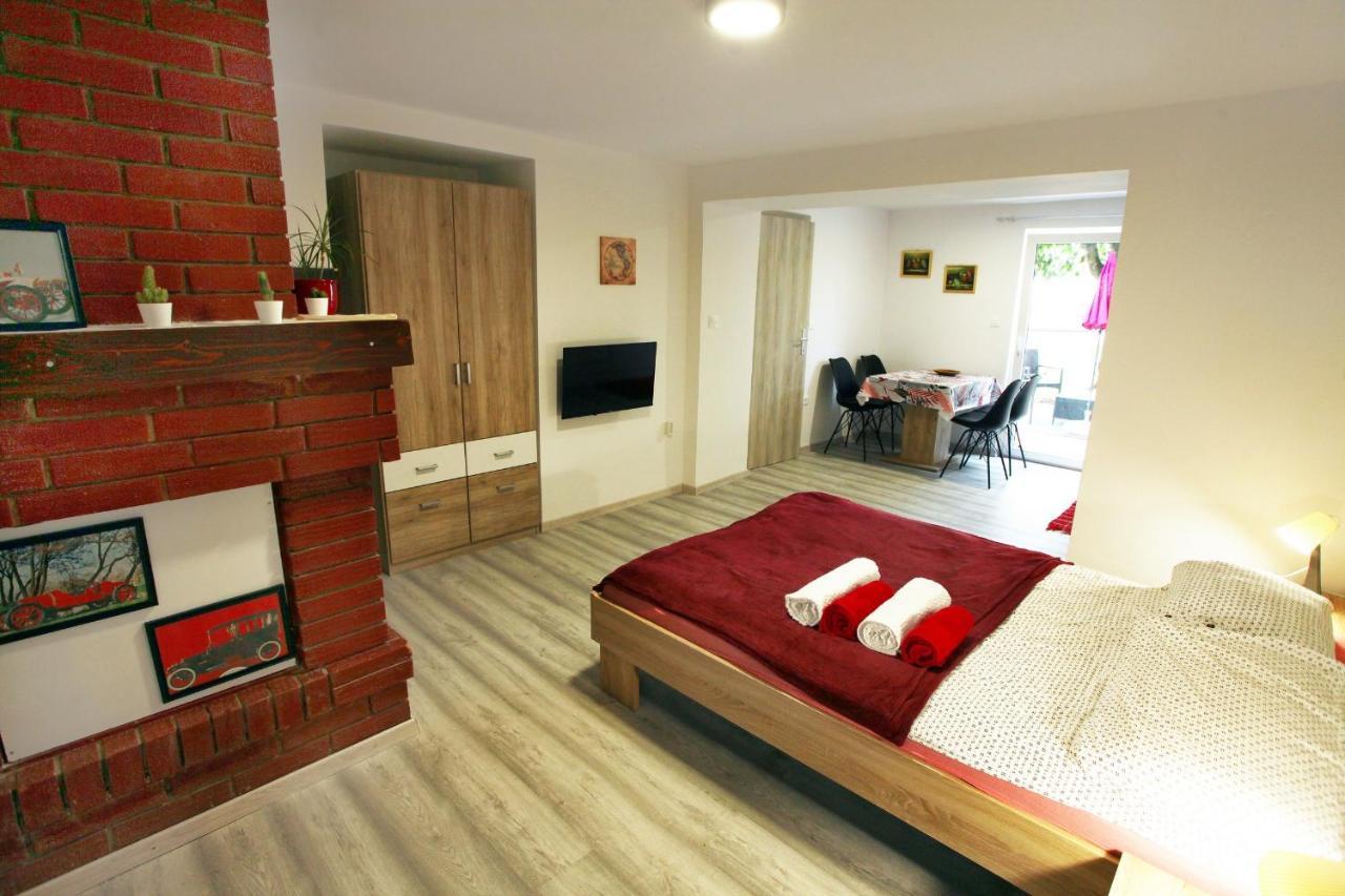 Hilltop Apartments Red & Blue ポルトローシュ エクステリア 写真