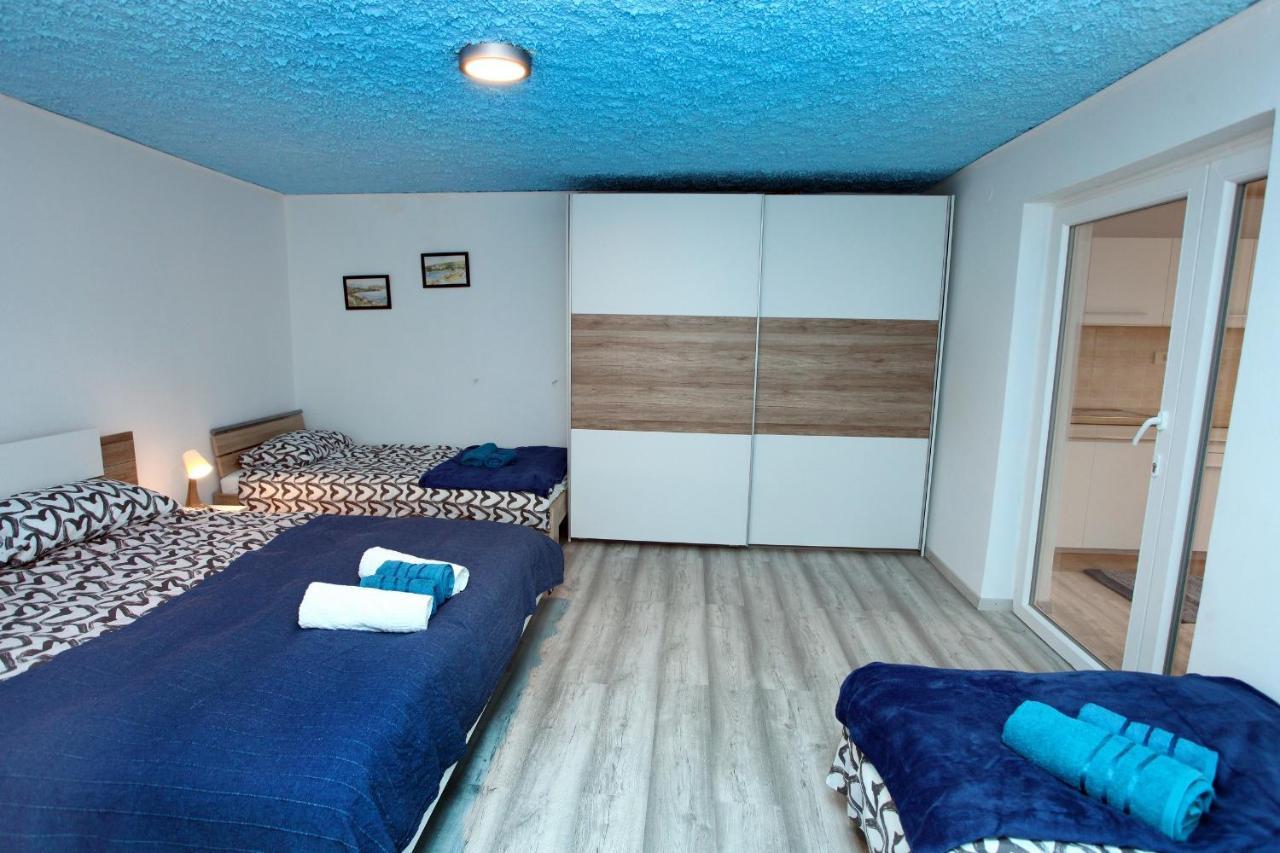 Hilltop Apartments Red & Blue ポルトローシュ エクステリア 写真