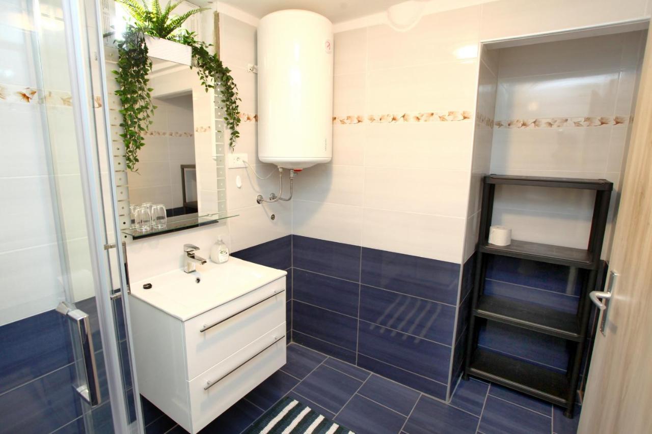 Hilltop Apartments Red & Blue ポルトローシュ エクステリア 写真
