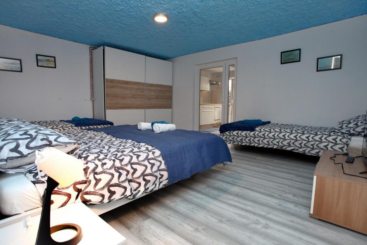 Hilltop Apartments Red & Blue ポルトローシュ エクステリア 写真
