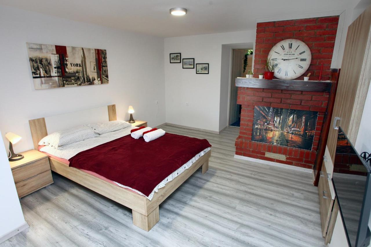 Hilltop Apartments Red & Blue ポルトローシュ エクステリア 写真