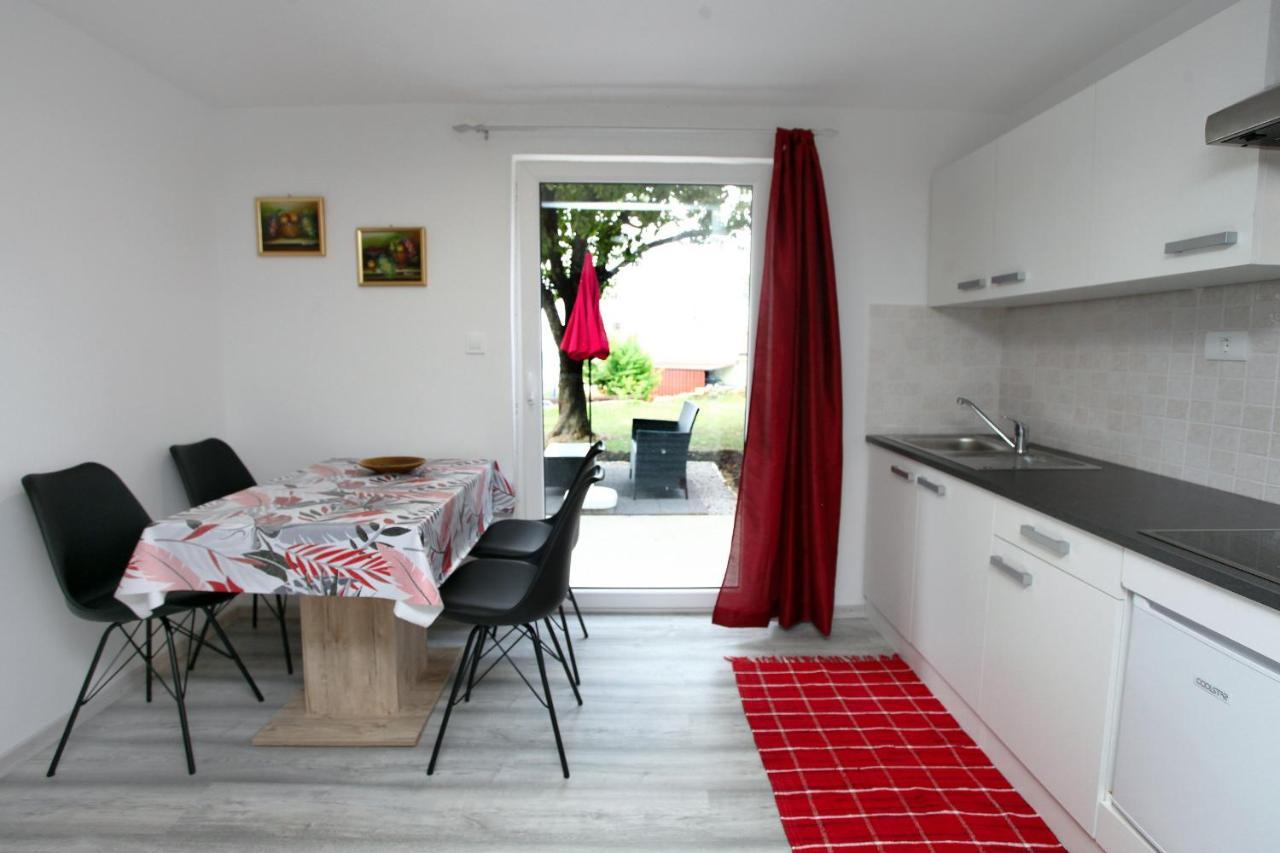 Hilltop Apartments Red & Blue ポルトローシュ エクステリア 写真